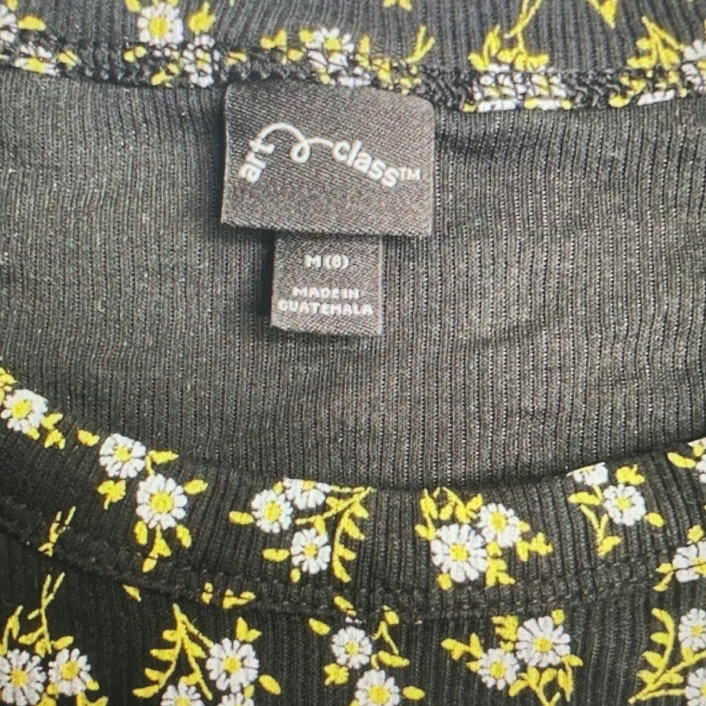 Short sleeve floral daisy top - Picture 4 of 4